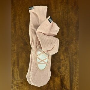 Alo ballet styled grip socks